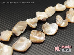 12 Pcs manik kerang nugget Putih (MNKG-014)