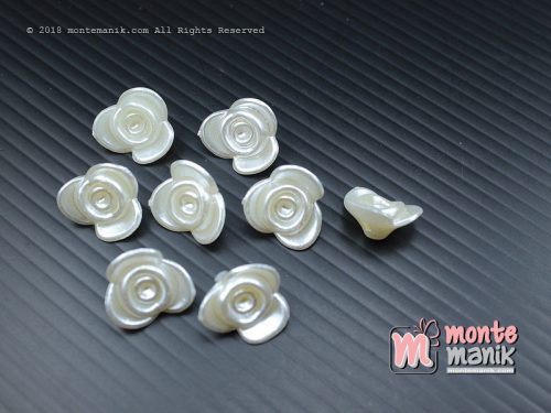 15 Pcs Manik Plastik Bunga Mawar 12 mm Putih (MPA-067)