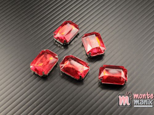 4 pcs Aplikasi Diamond Persegi Merah 1,3 x 1,8 cm (DMD-064)